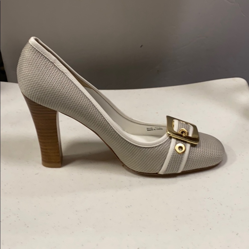 Jessica Bennett - Picture 5 of 7